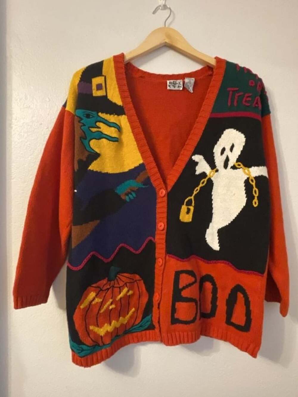Vintage Halloween Cardigan Sweater Novelty Witch Ghost Pumpkin
Grandma
Old lady